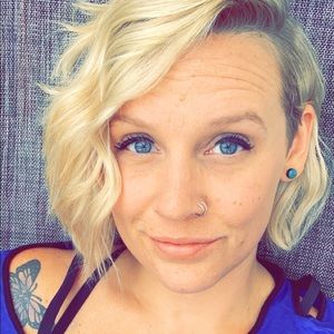 Meet your Posher, Amy